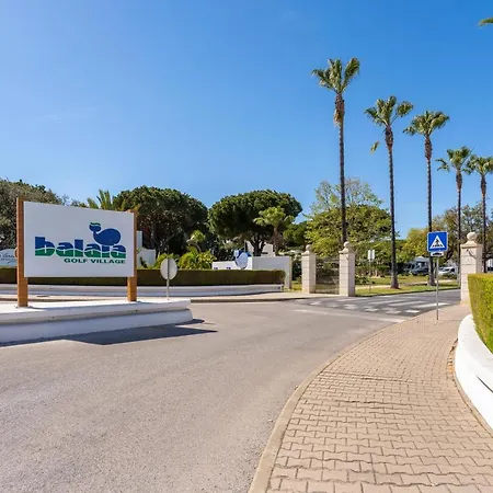 Balaia Golf Poolside Retreat Apartamento *