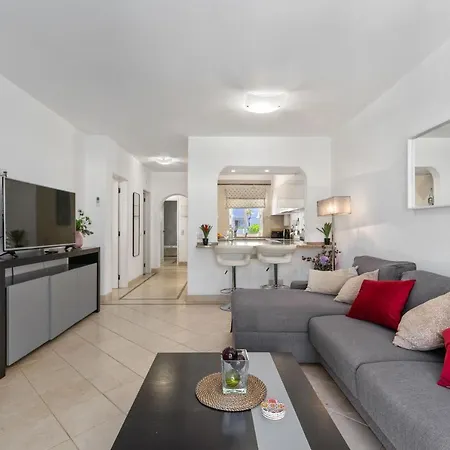 Balaia Golf Poolside Retreat * Albufeira