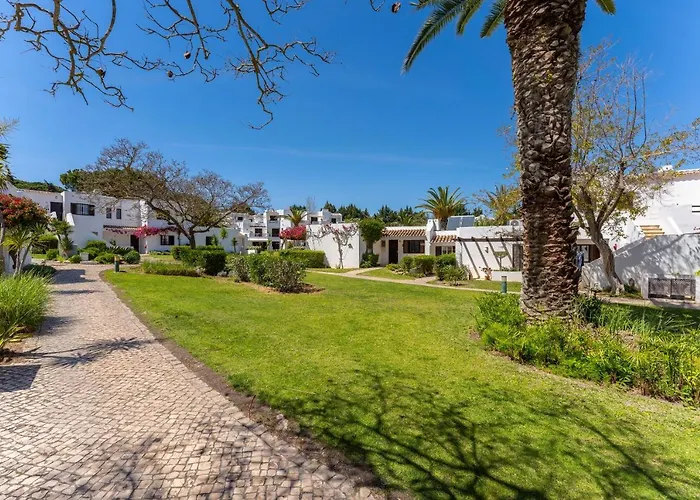 Balaia Golf Poolside Retreat * Albufeira