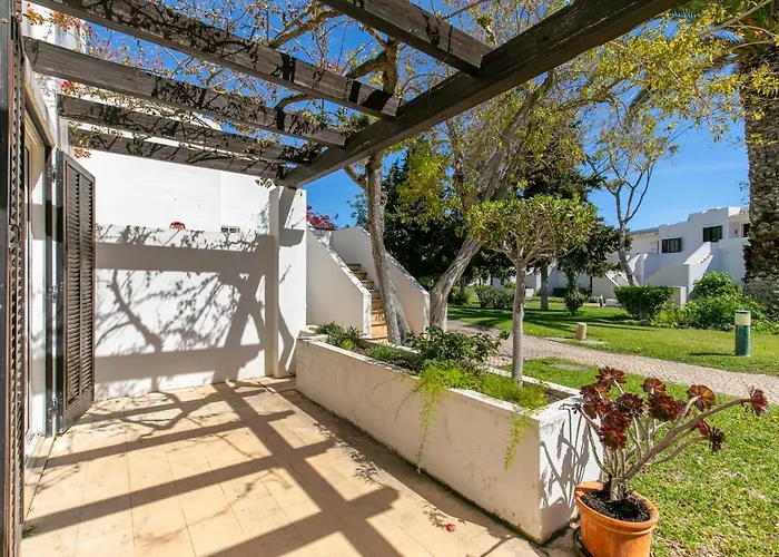 Balaia Golf Poolside Retreat Lejlighed *