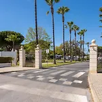 Balaia Golf Poolside Retreat Lejlighed