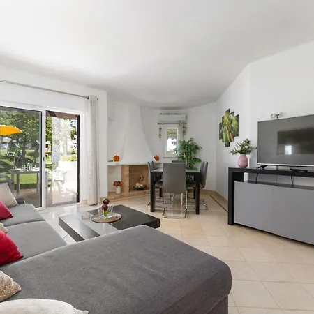 Apartamento Balaia Golf Poolside Retreat