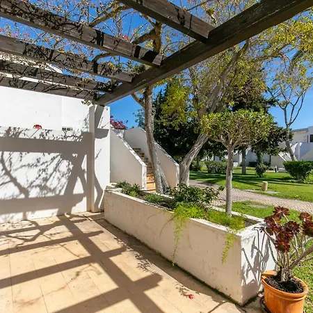 Balaia Golf Poolside Retreat Apartamento *
